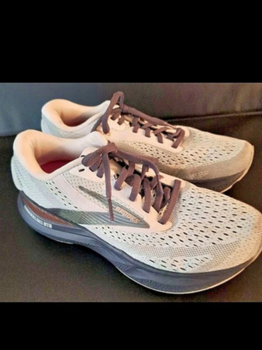 Brooks Adrenaline GTS 24 Women's Size 8 B Medium Gray Running Shoes 1204261B030